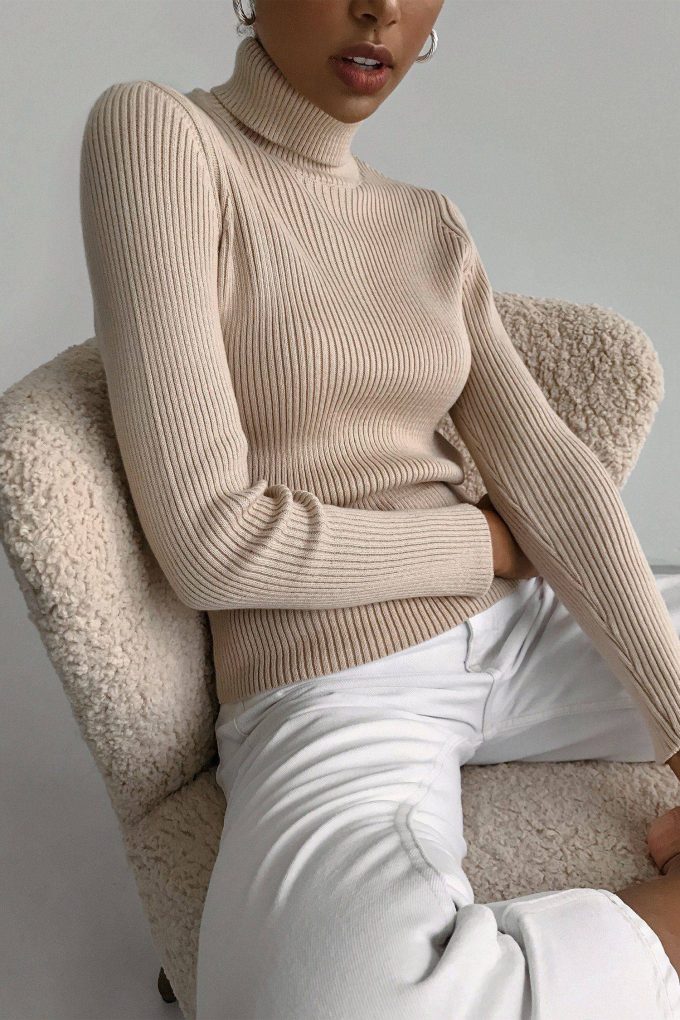 Turtleneck sweater in creamy photo 5