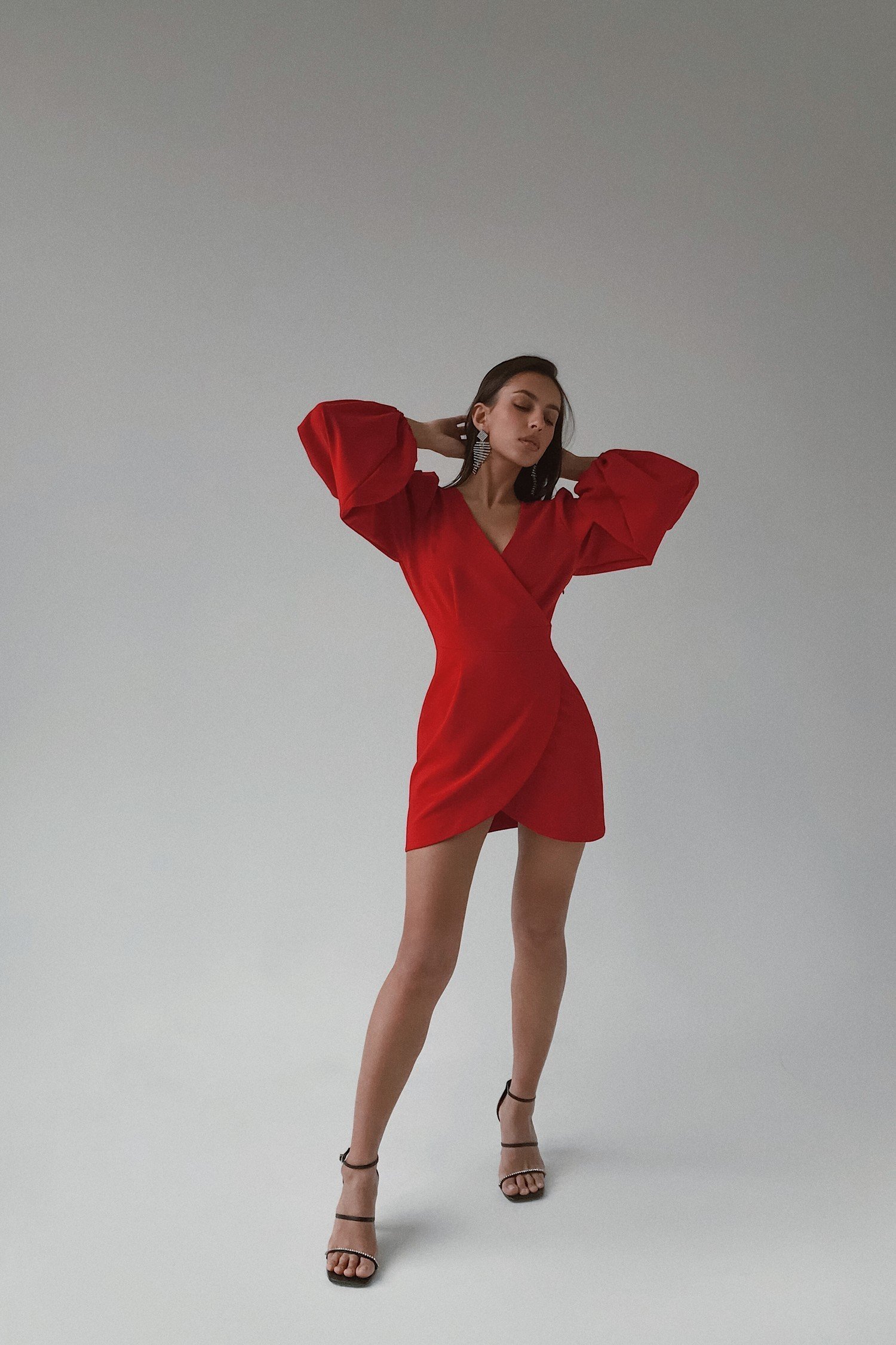 Платье мини с объемным рукавом красное - THE LACE фото 73728