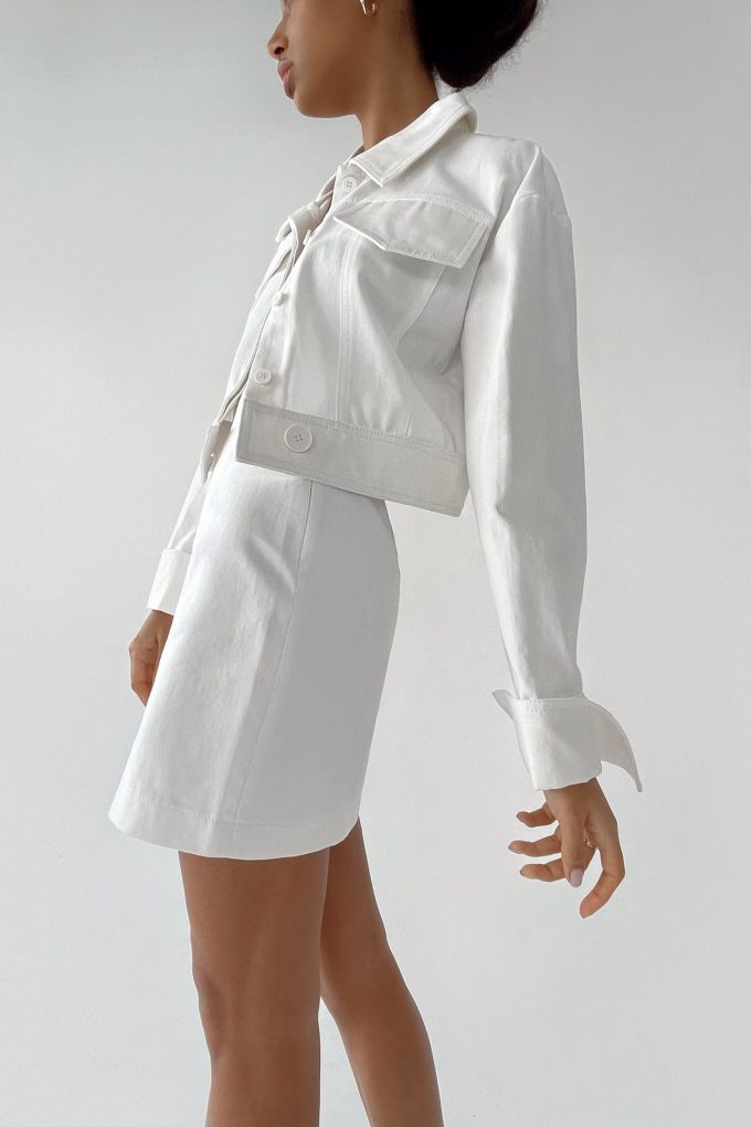 Mini skirt with slits in white