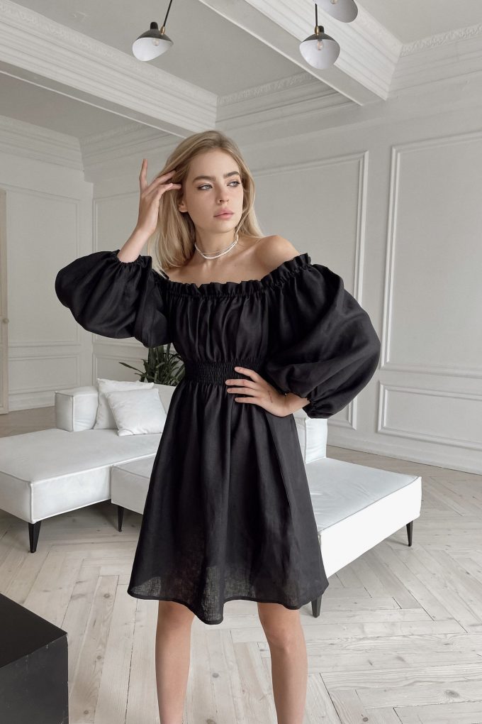 Linen dress with puff sleeves in black
