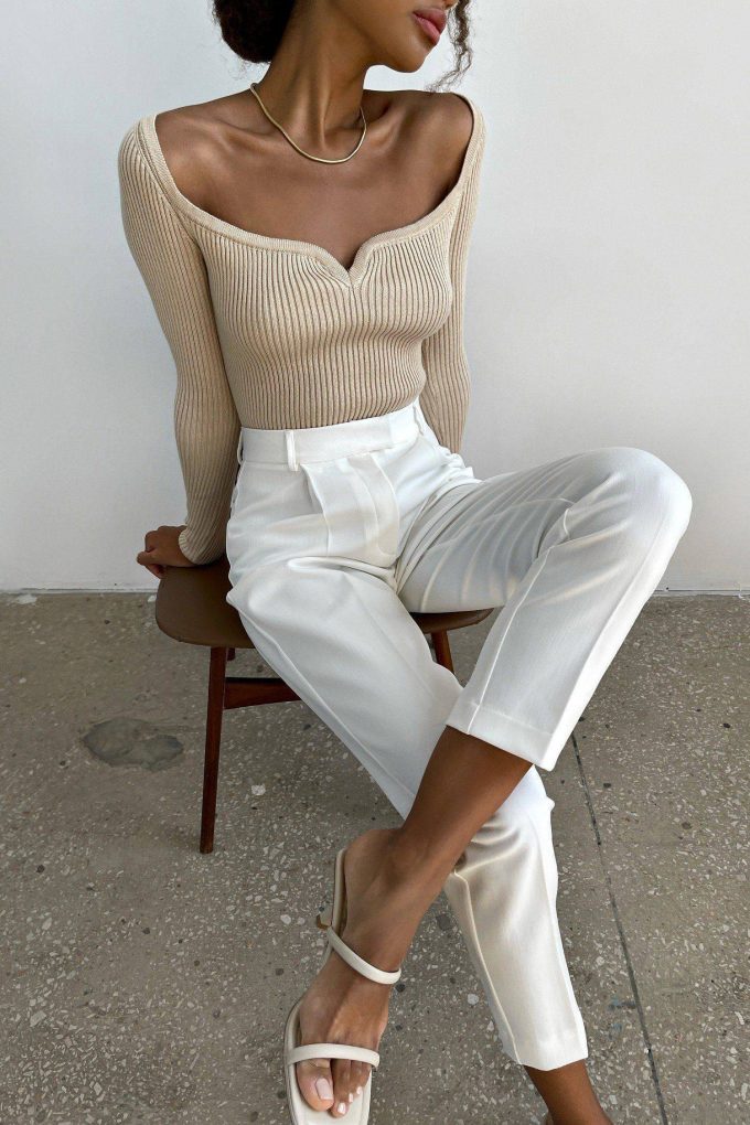 Jumper with shaped cut in creamy