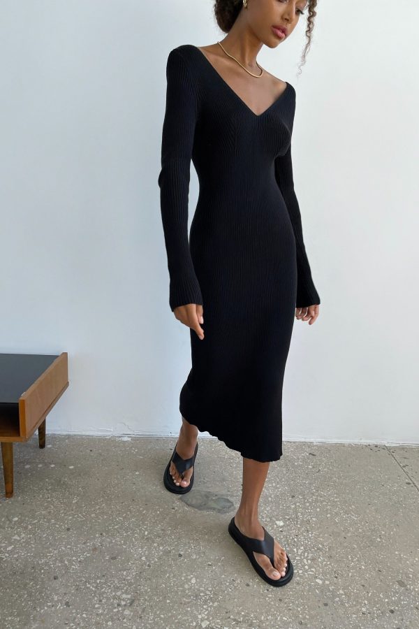 Трикотажна сукня міді з відкритою спиною чорна