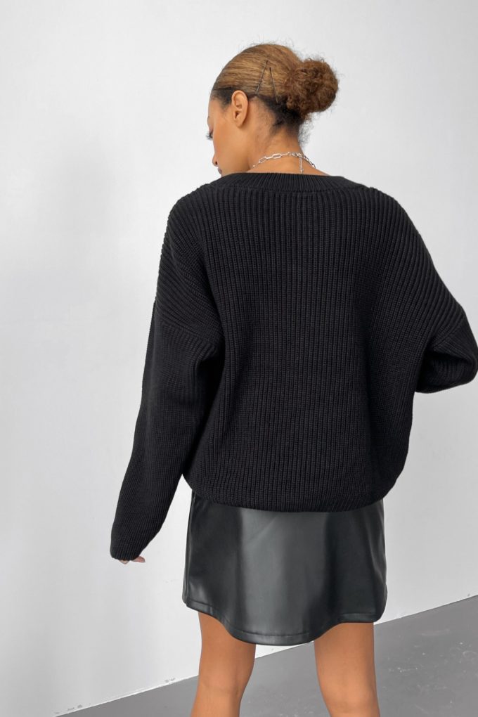 Oversized sweater in black