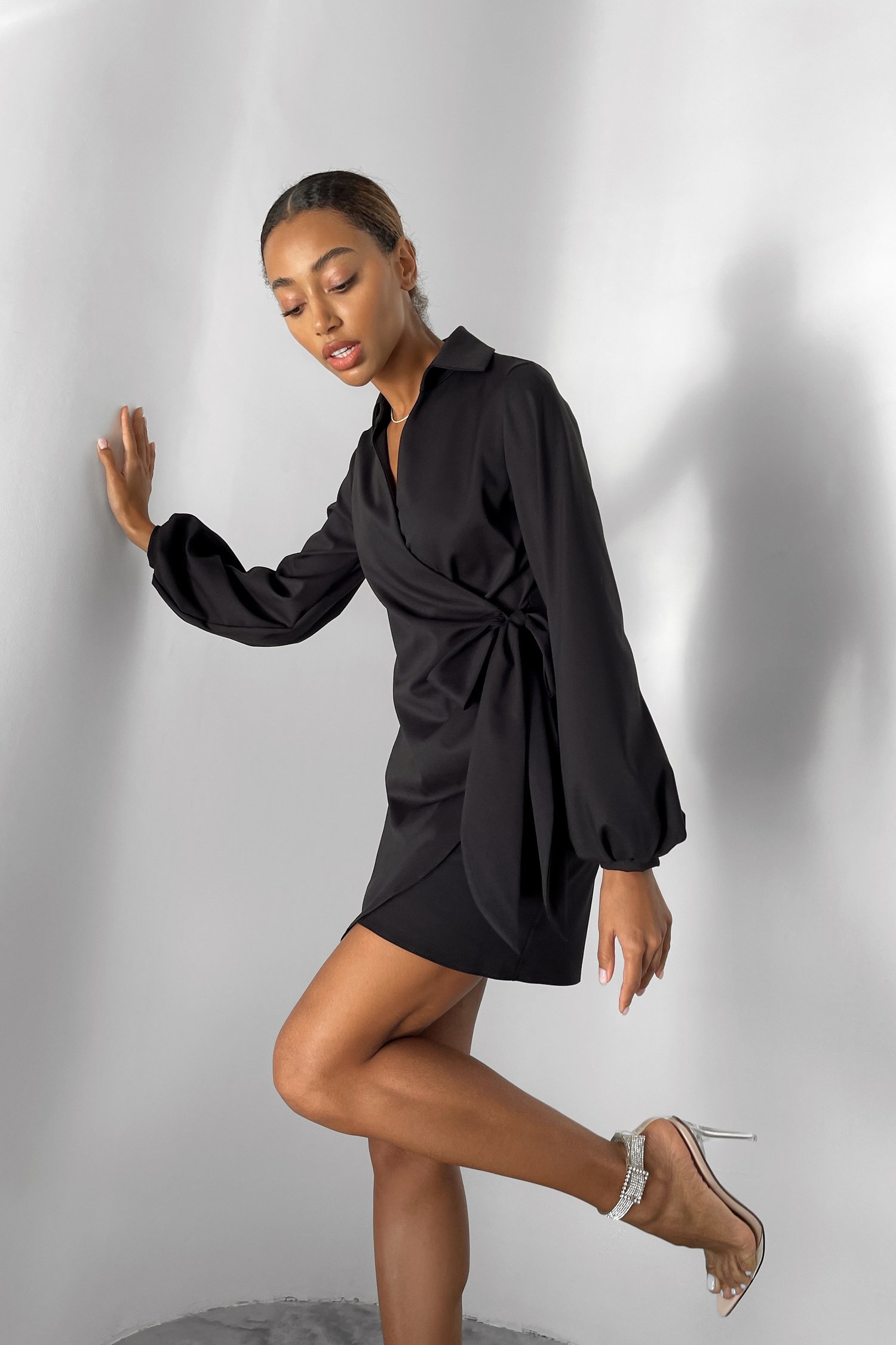 Платье мини с завязкой черное - THE LACE фото 94470