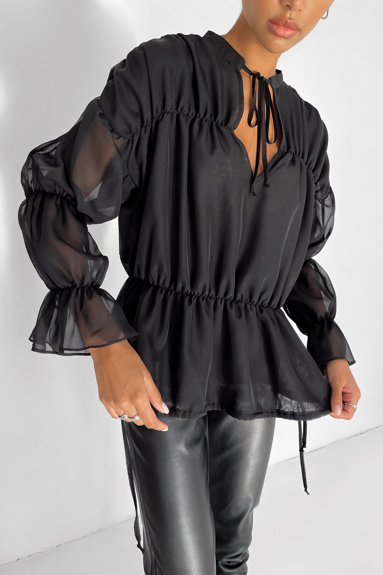 Блуза с завязками черная - THE LACE