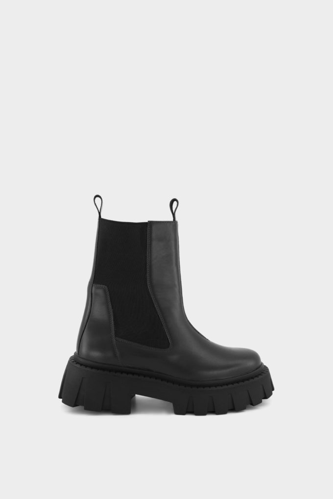 Chelsea boots with massive sole in black photo 4
