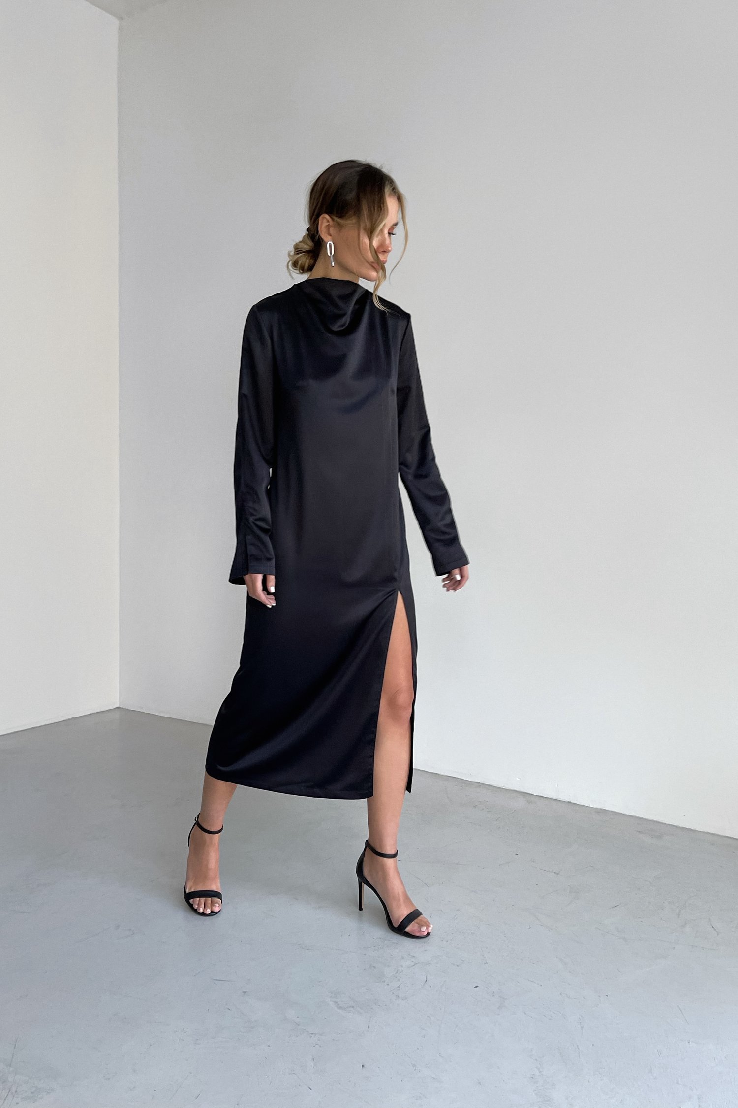 Платье миди с разрезом черное - THE LACE