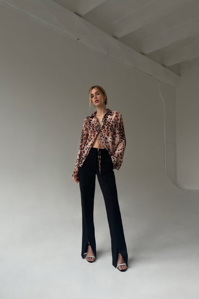 Chiffon blouse with leo print