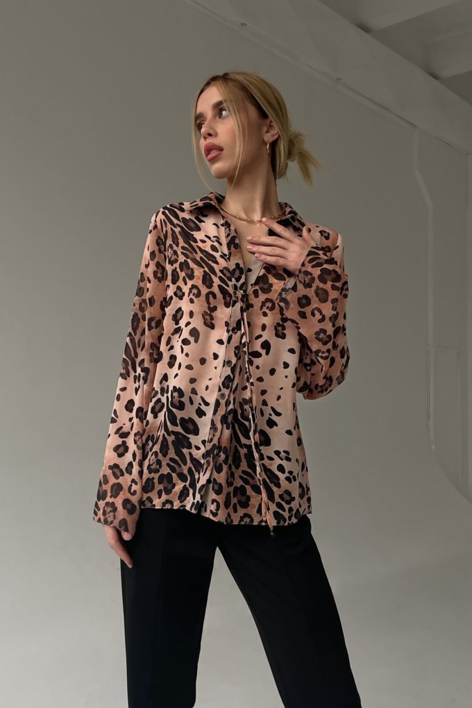 Chiffon blouse with leo print