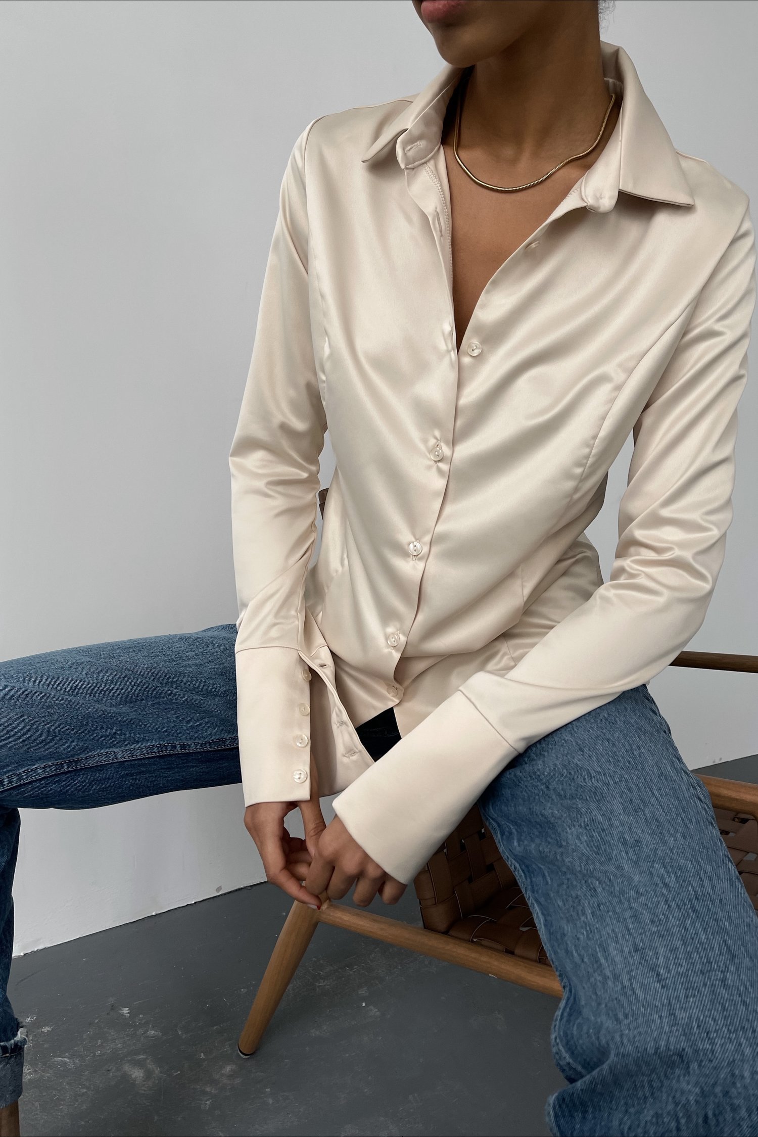 Блуза с широкими манжетами кремовая - THE LACE фото 101470