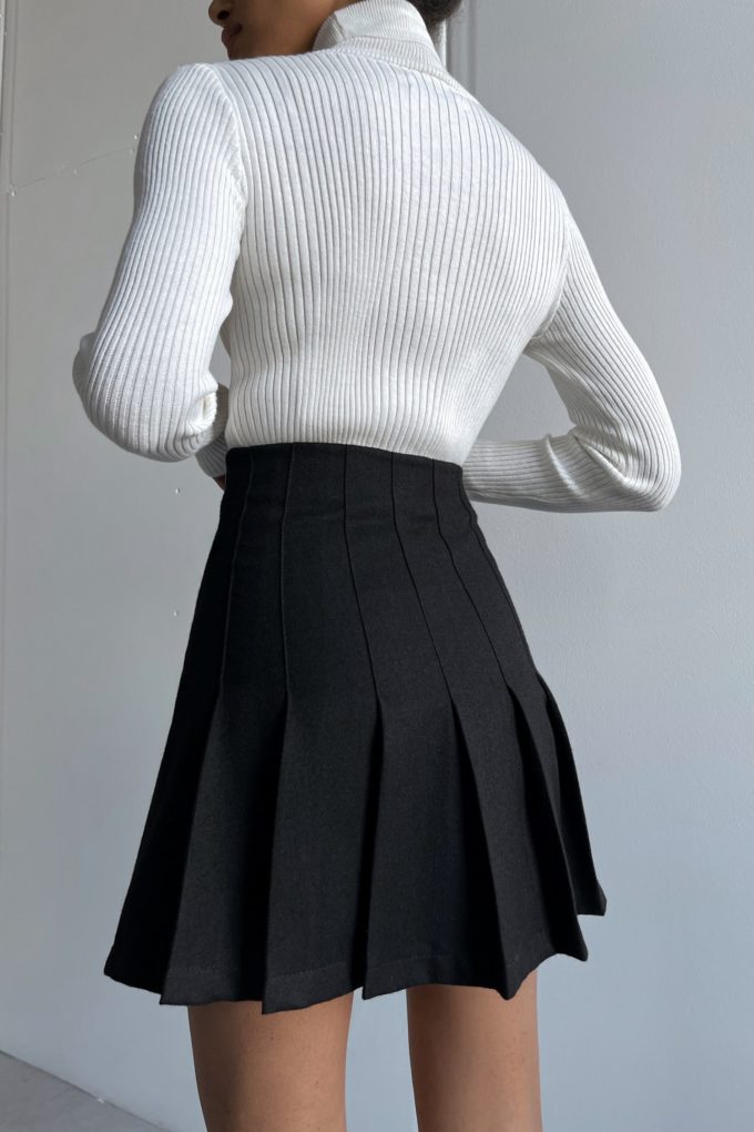 Wool mix skirt with pleats in black