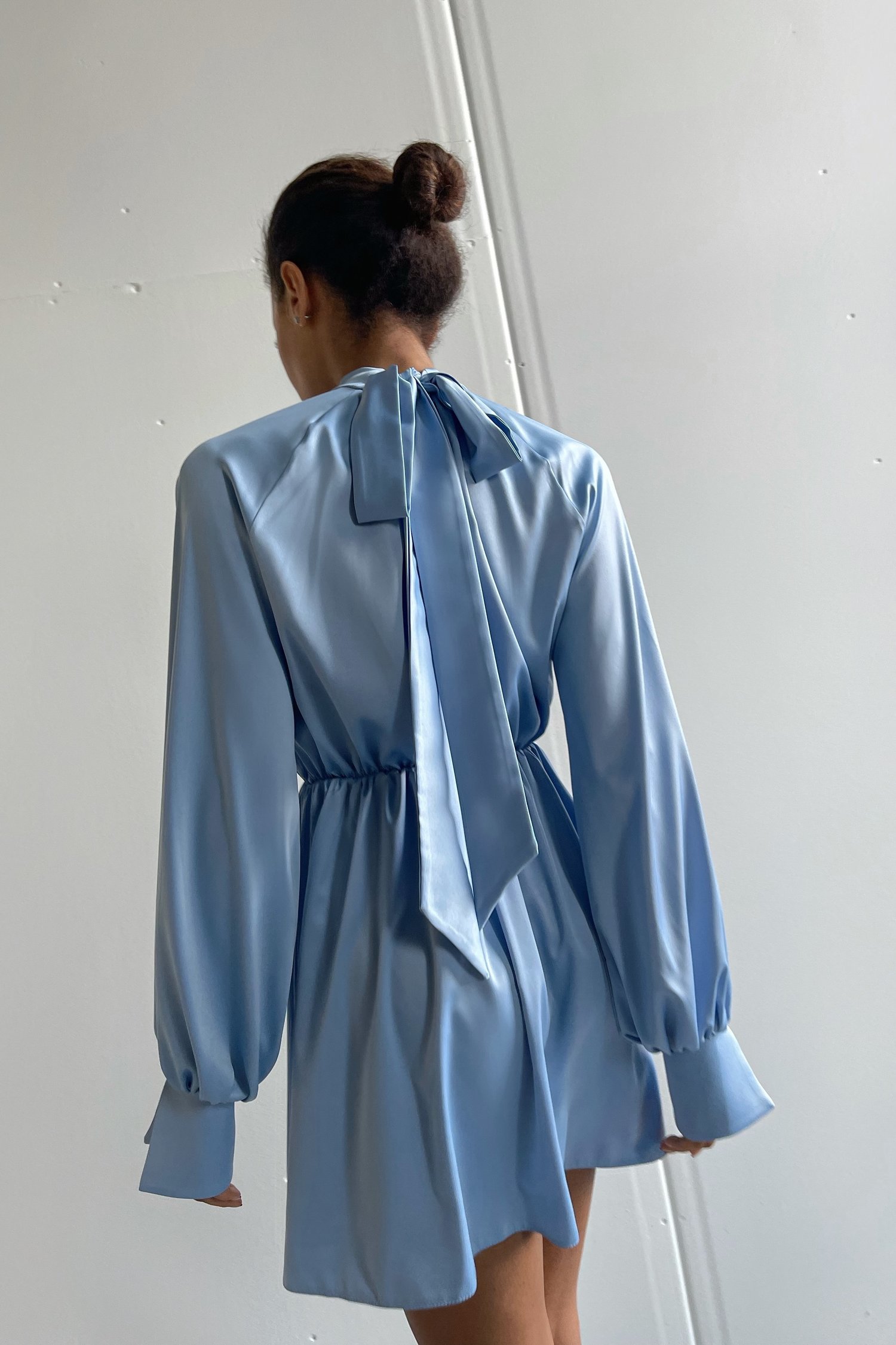 Платье мини с длинными завязками голубое - THE LACE photo 102143