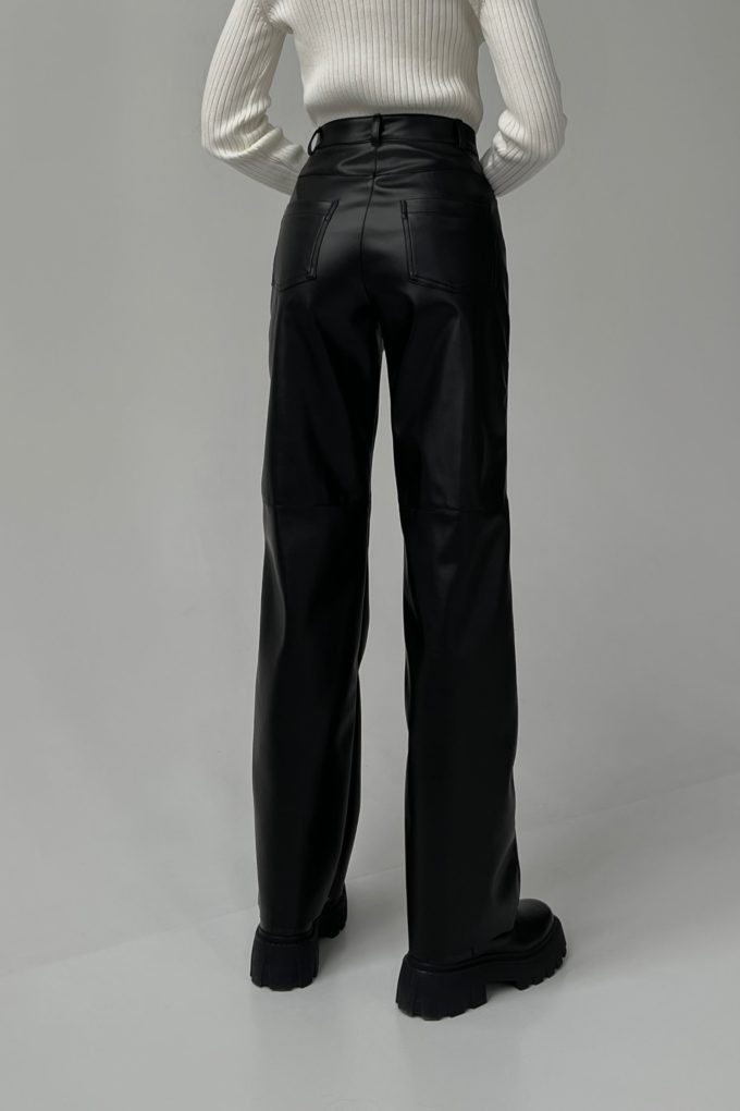 Faux leather straight pants in black