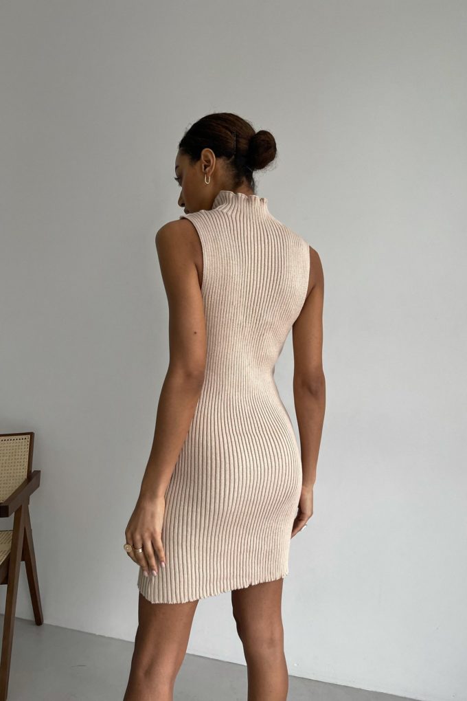 Трикотажна сукня міні кремова
