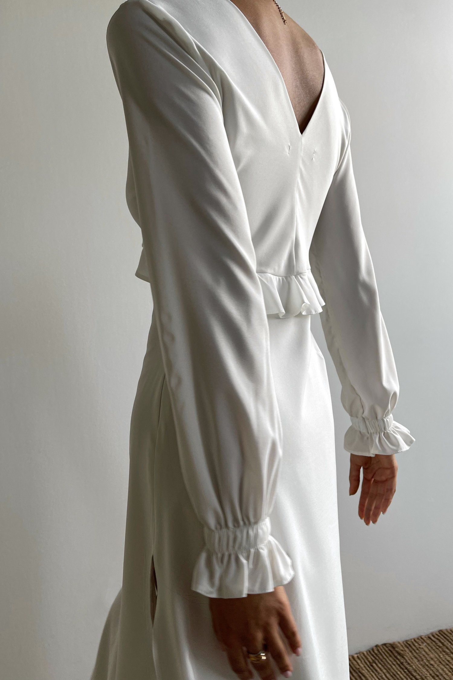 Сукня міді з розрізом та воланом молочна - THE LACE photo 106348