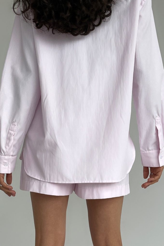 Oversized light cotton shirt in pink stripes