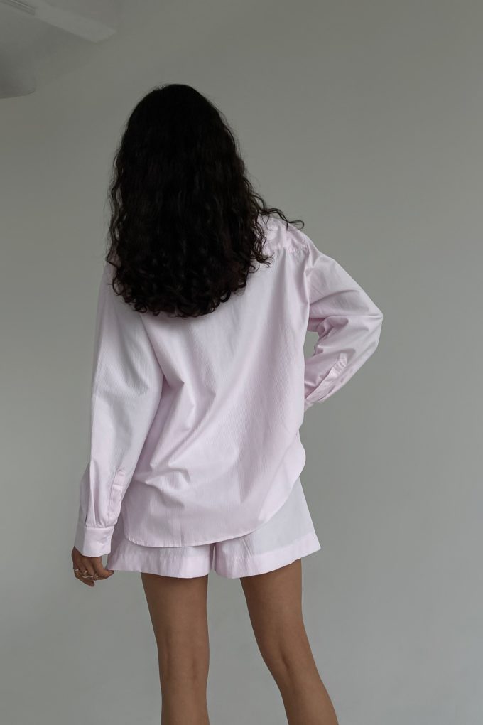 Oversized light cotton shirt in pink stripes
