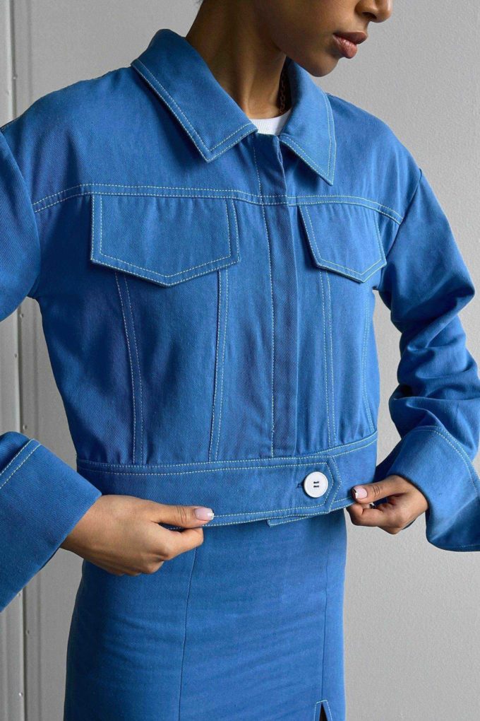 Short cotton jacket in blue