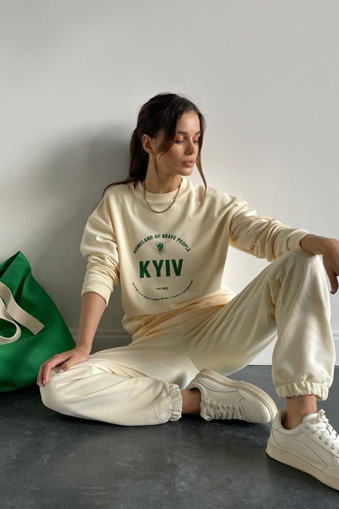 Joggers with Kyiv print in milk