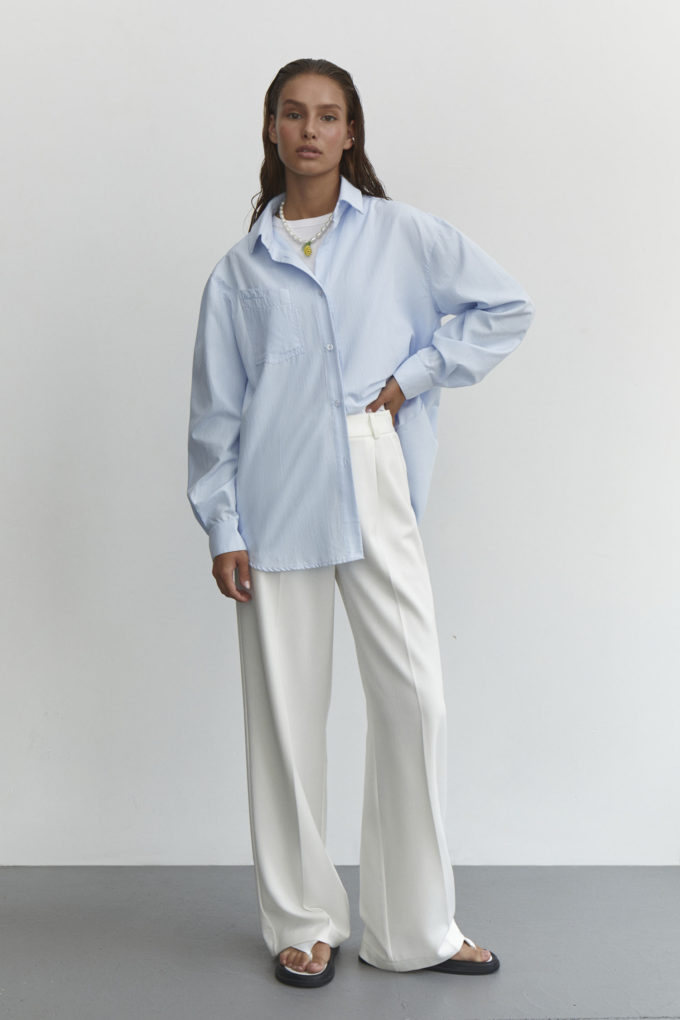 Oversized shirt with embroidery in blue stripe photo 2