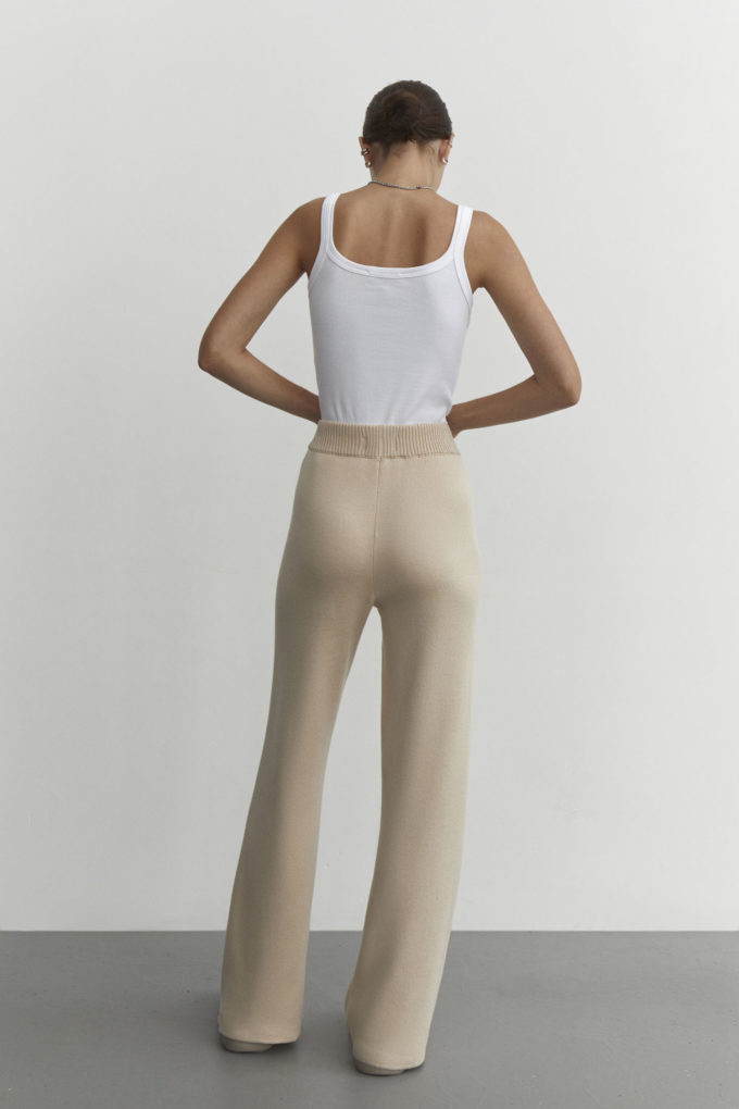 Knitted pants in cream photo 2