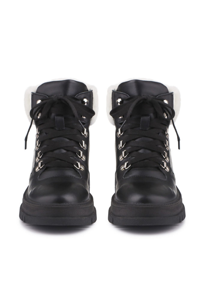Winter hiking boots in black with white fur photo 3