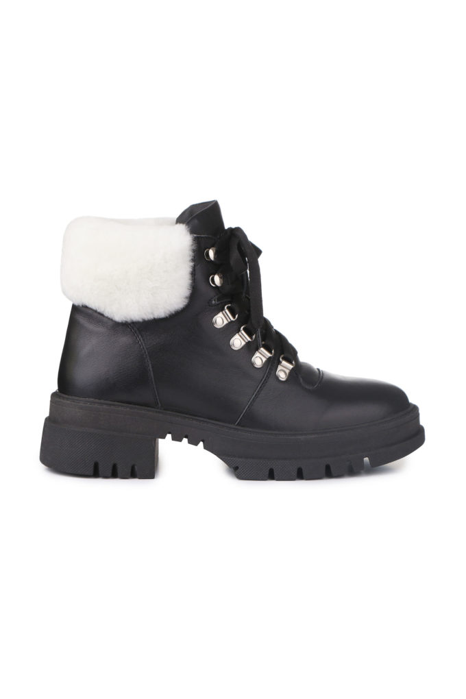 Winter hiking boots in black with white fur photo 5