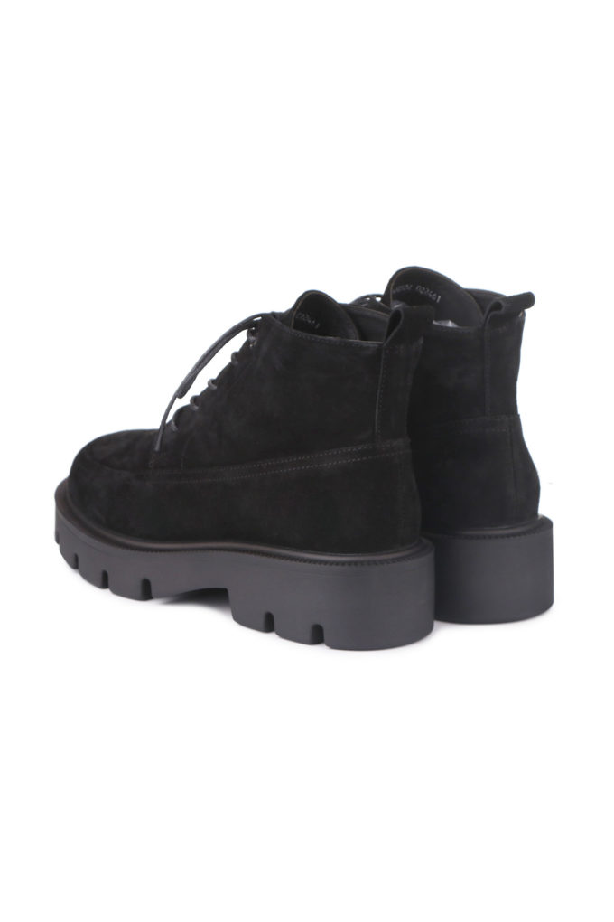 Winter suede lace-up boots in black photo 5