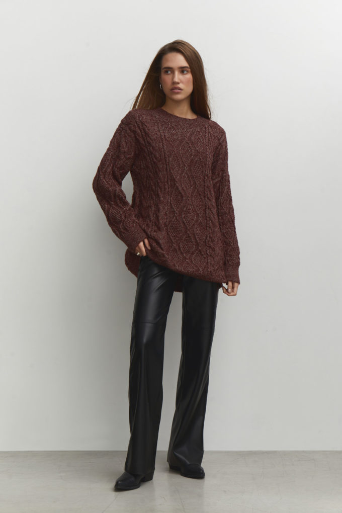 Long sweater with pattern in red brown photo 4