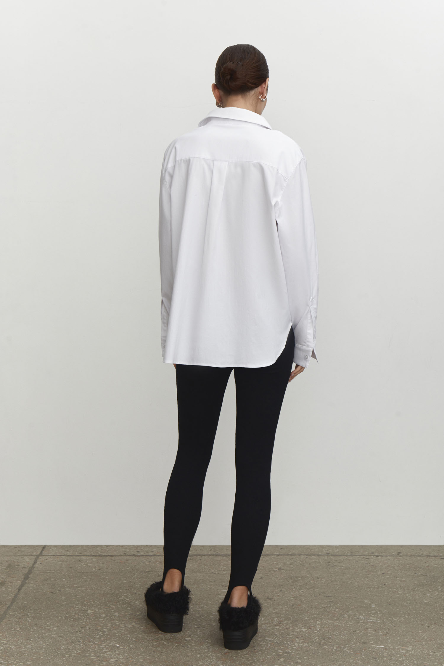 Сорочка з накладними кишенями біла - THE LACE фото 128841