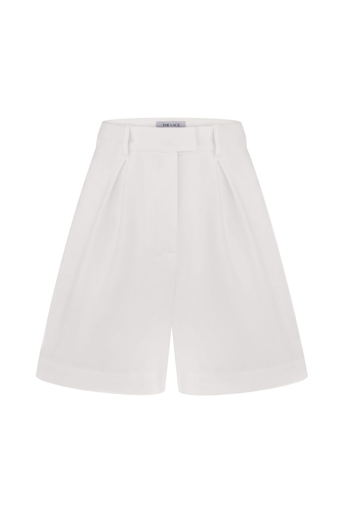 Shorts with tucks in white photo 4