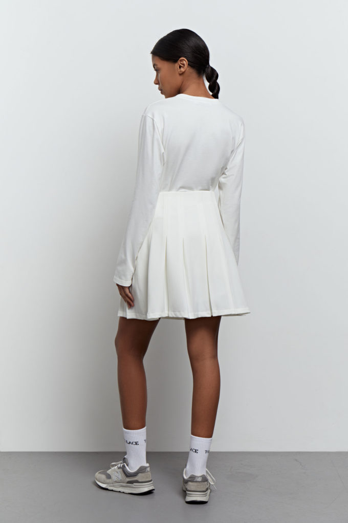 Skirt with pleats in white photo 2