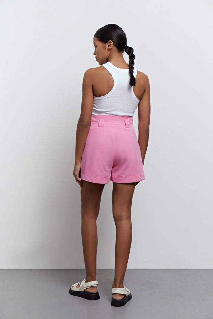 Cotton shorts with tucks in pink photo 2