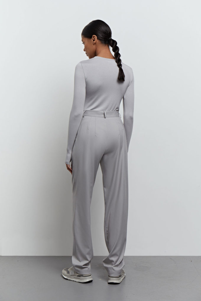 Pants with slanted belt in gray photo 4