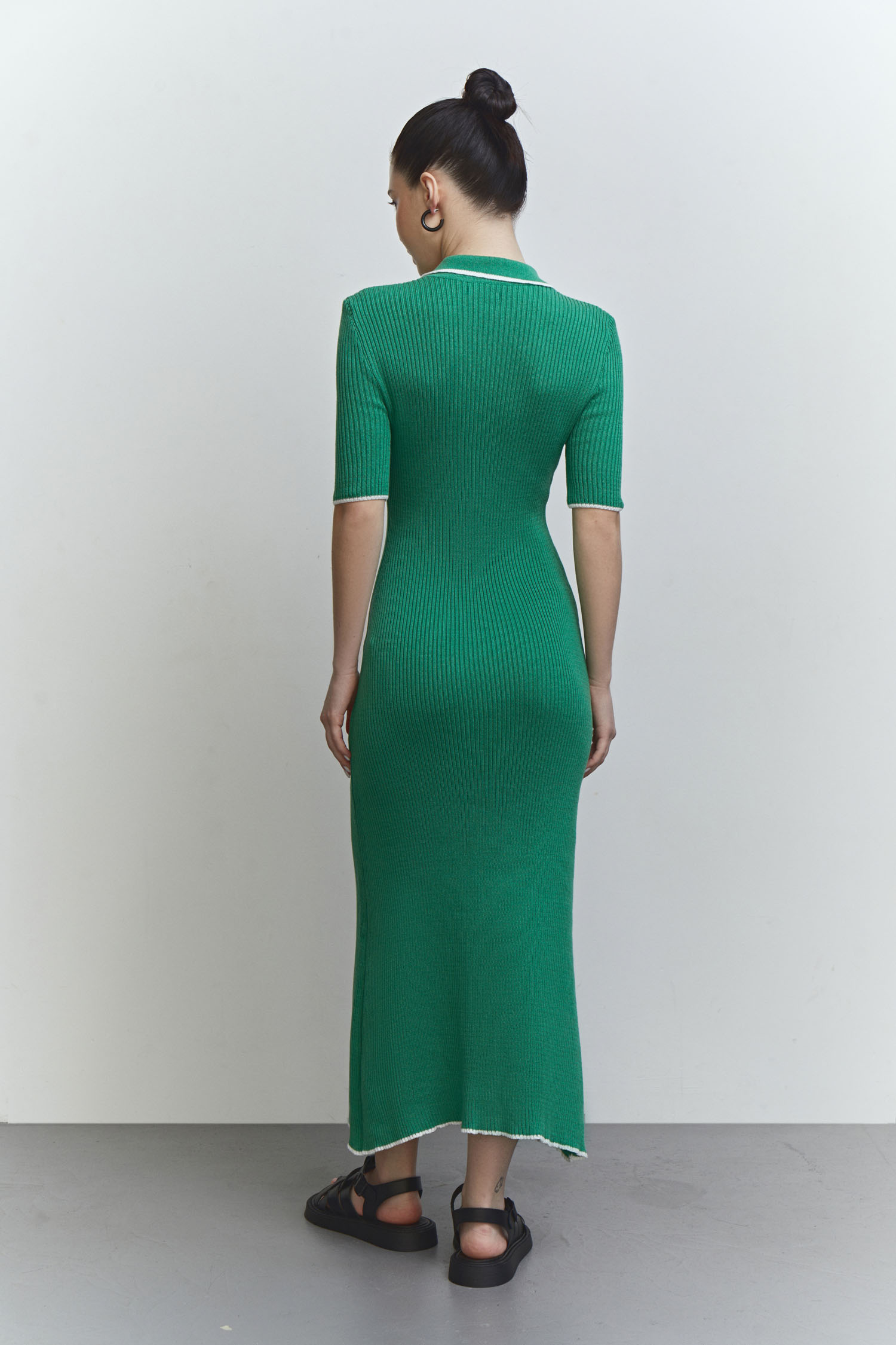 Сукня міді трикотажна з кантом зелена - THE LACE photo 149531