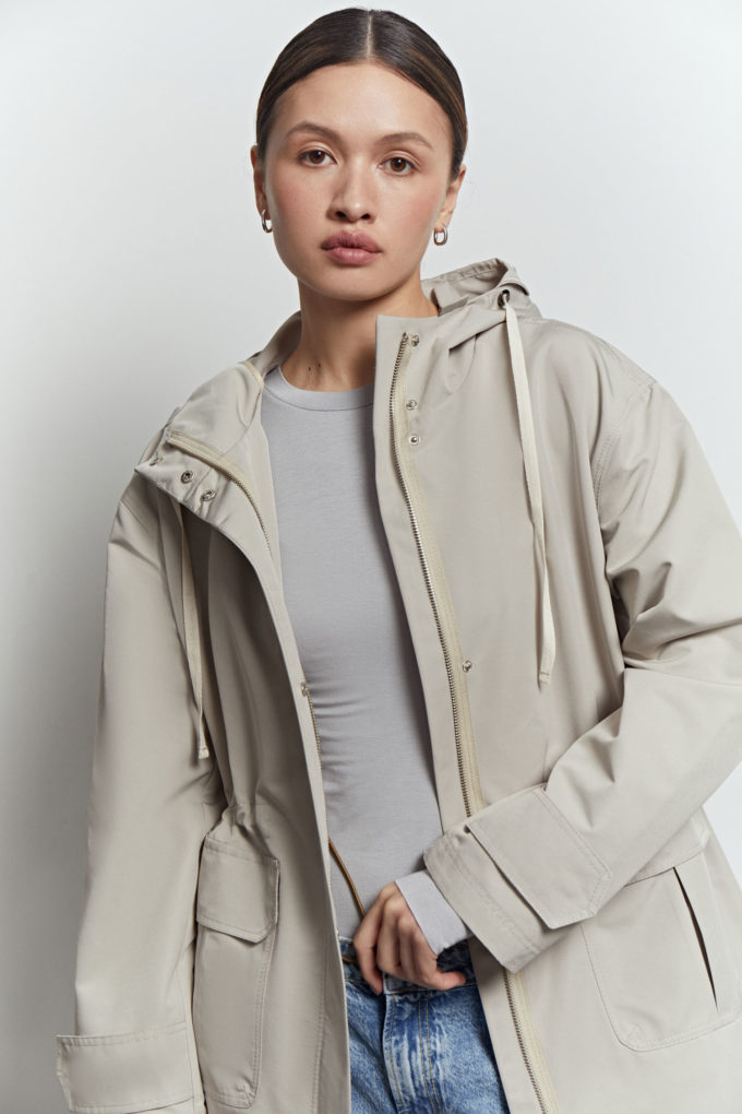 Lightweight parka with drawstring in sand photo 4