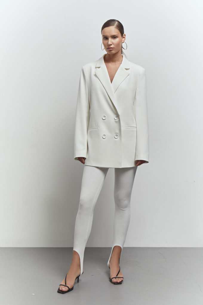 Oversized blazer in white photo 4