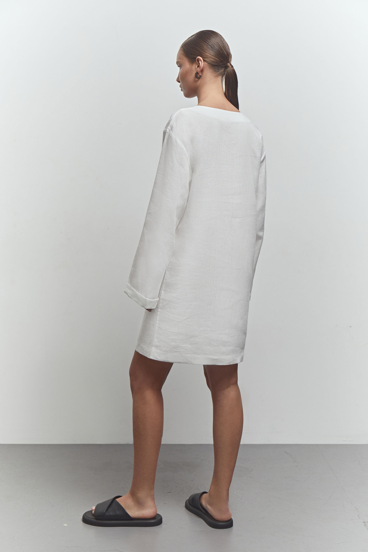 Сукня-сорочка міні з льону на зав’язках молочна - THE LACE photo 149723
