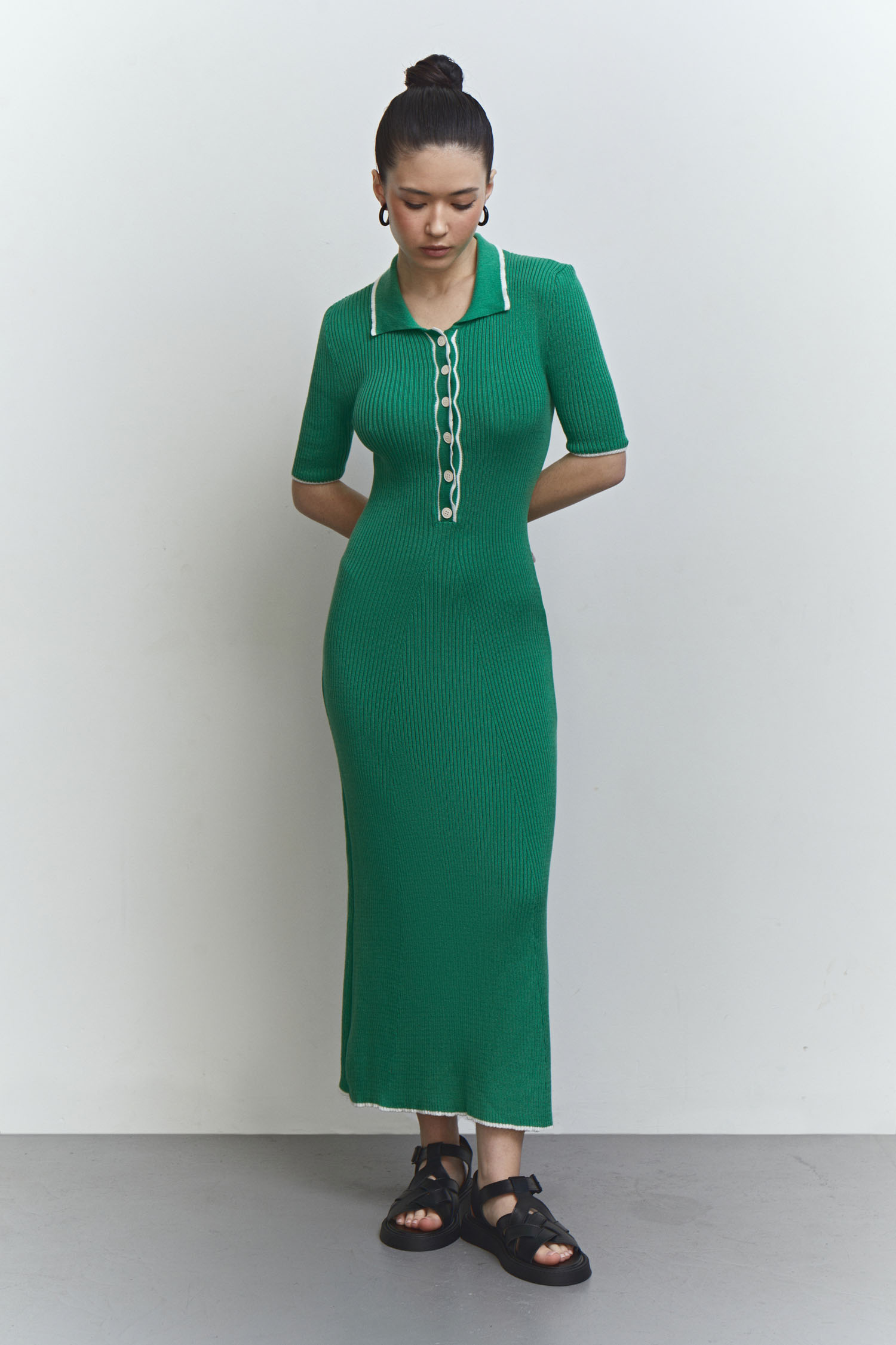 Сукня міді трикотажна з кантом зелена - THE LACE фото 149745