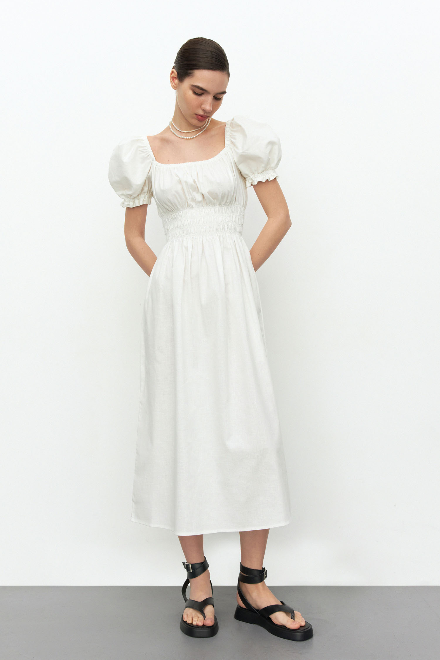 Сукня міді зі спущеними плечима з льону молочна - THE LACE photo 151057
