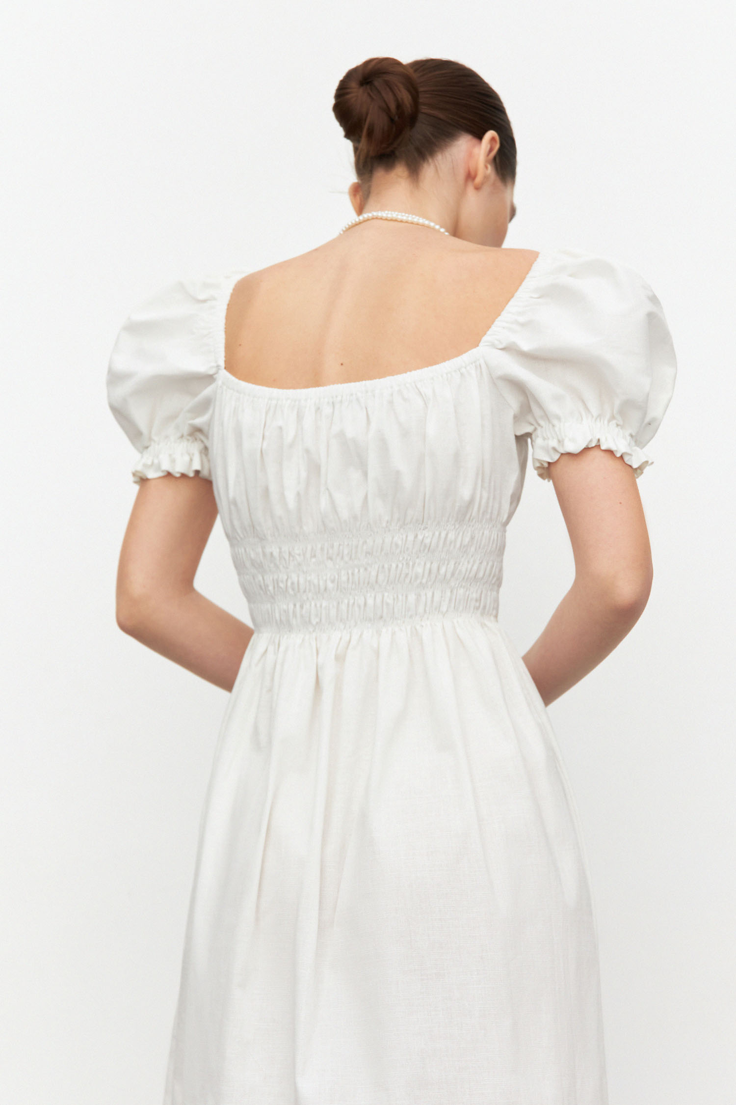 Сукня міді зі спущеними плечима з льону молочна - THE LACE photo 151059