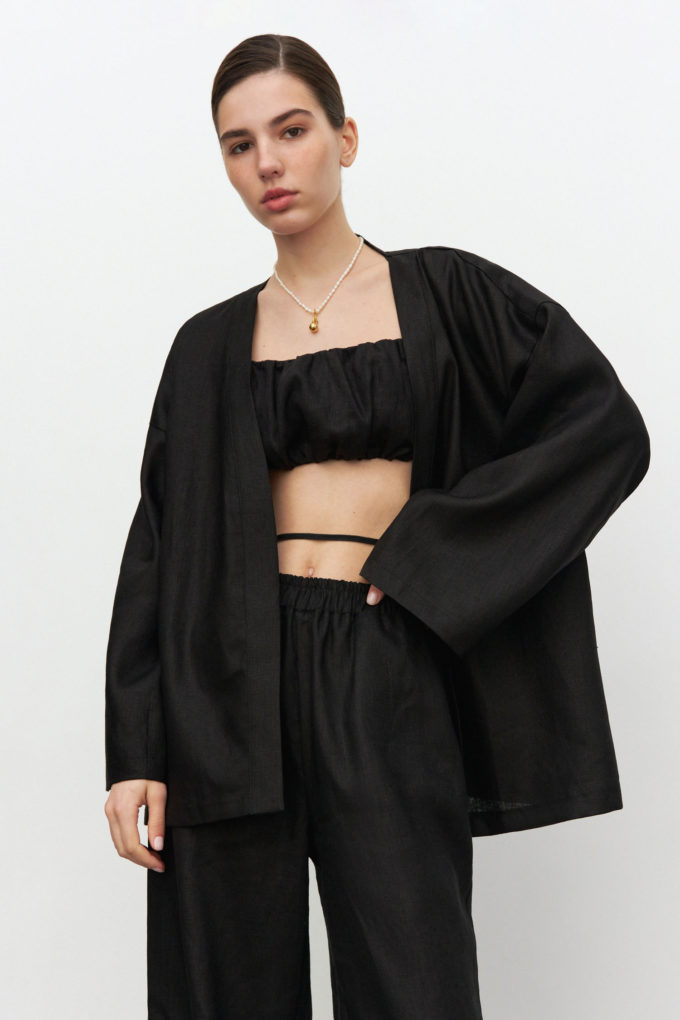 Linen kimono cape with belt in black photo 2