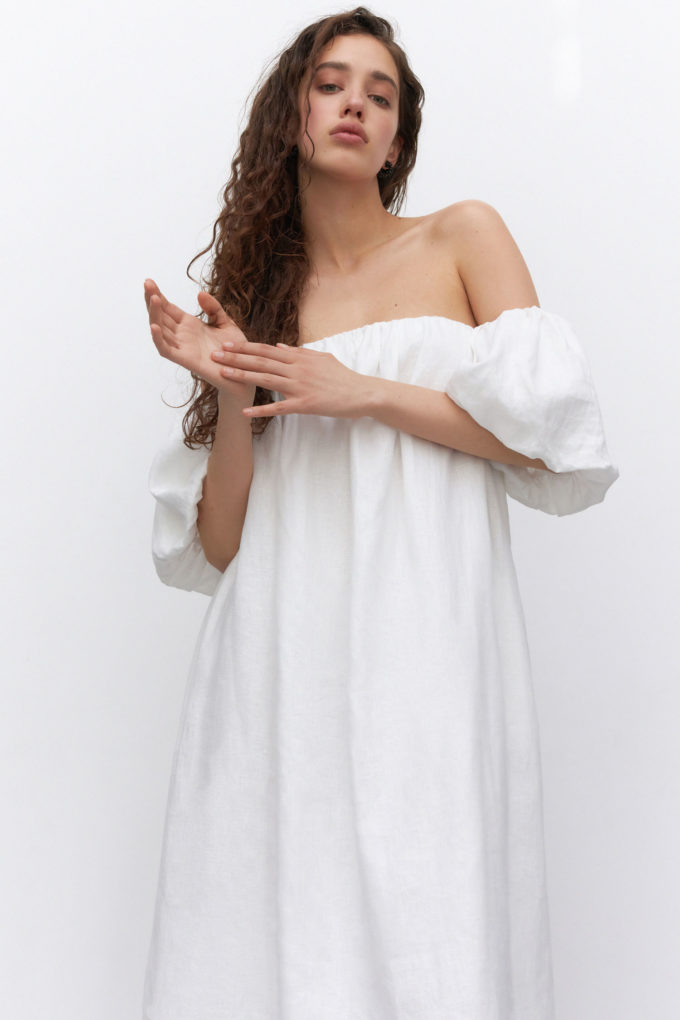 Сукня з льону з об’ємним коротким рукавом молочна фото 3