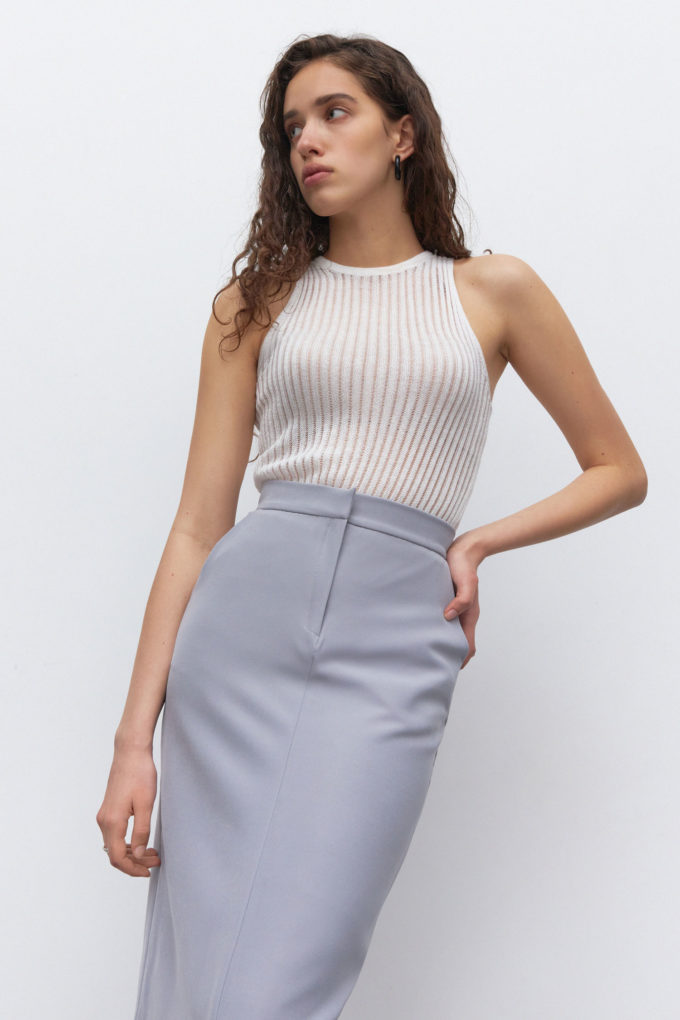 Straight midi skirt in gray photo 3
