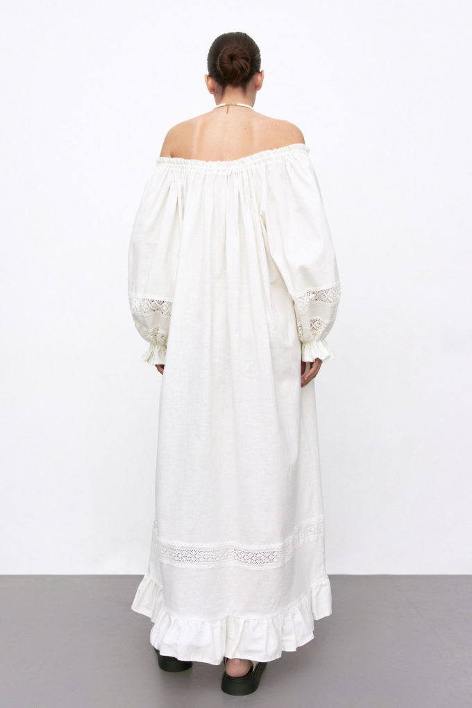 Linen maxi dress with lace in milk photo 4