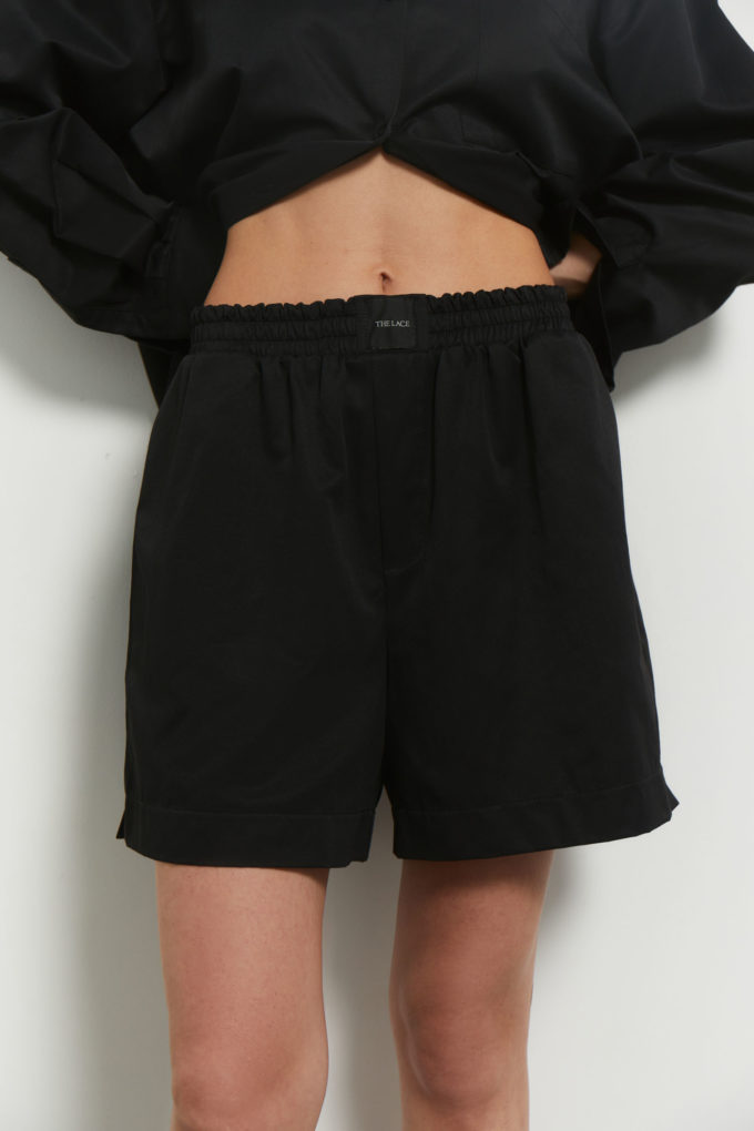 Oversized light cotton shorts in black photo 2