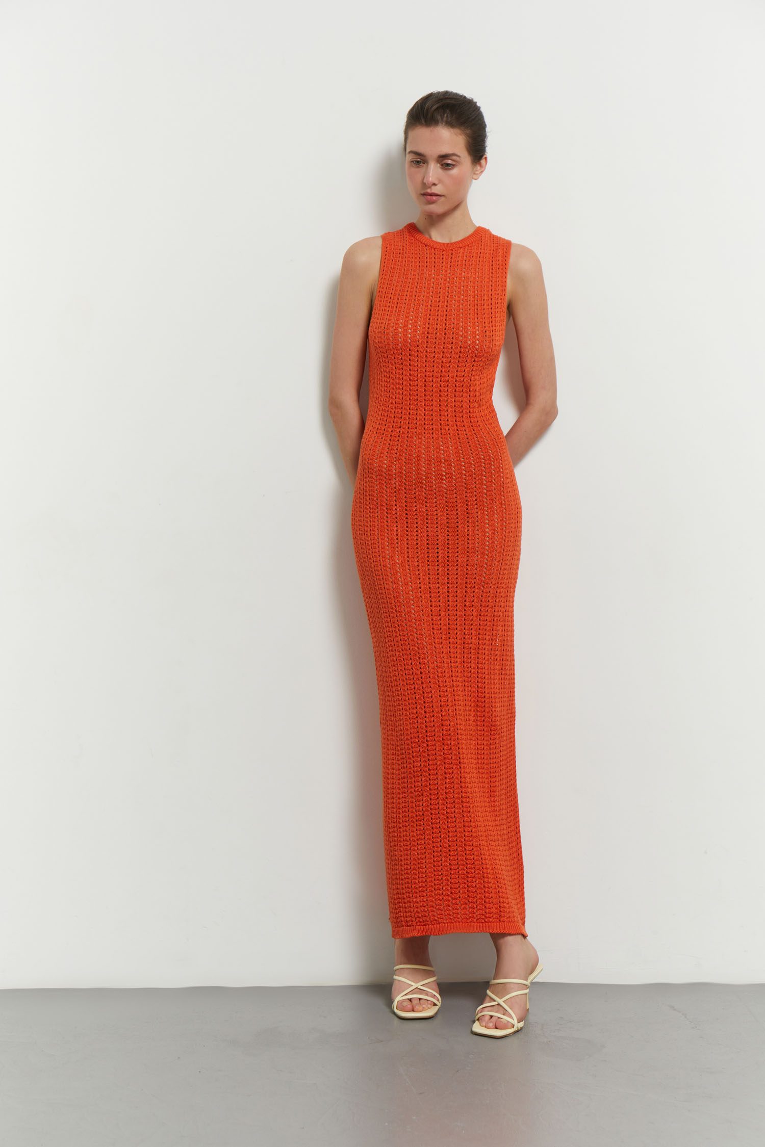 Трикотажна сукня максі з ажурною вʼязкою помаранчева - THE LACE фото 153285
