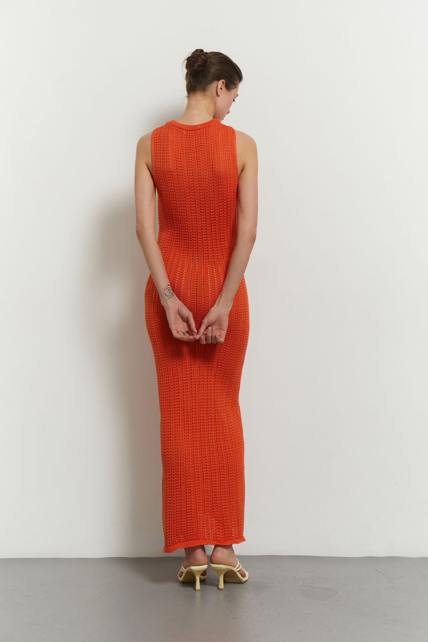 Трикотажна сукня максі з ажурною вʼязкою помаранчева - THE LACE photo 153287