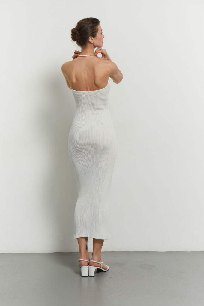Knitted midi bandeau-style dress in milk photo 2