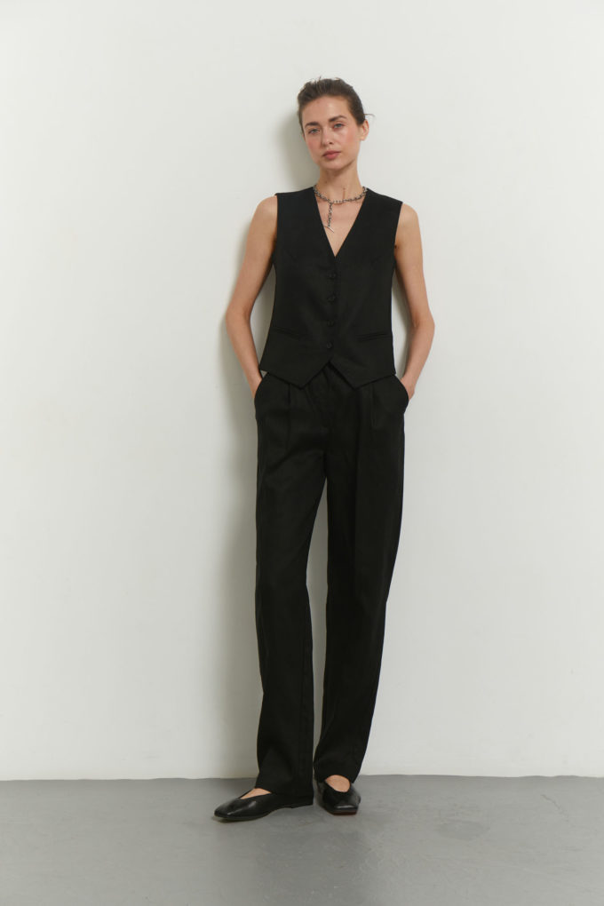 Linen pants with tucks in black photo 2